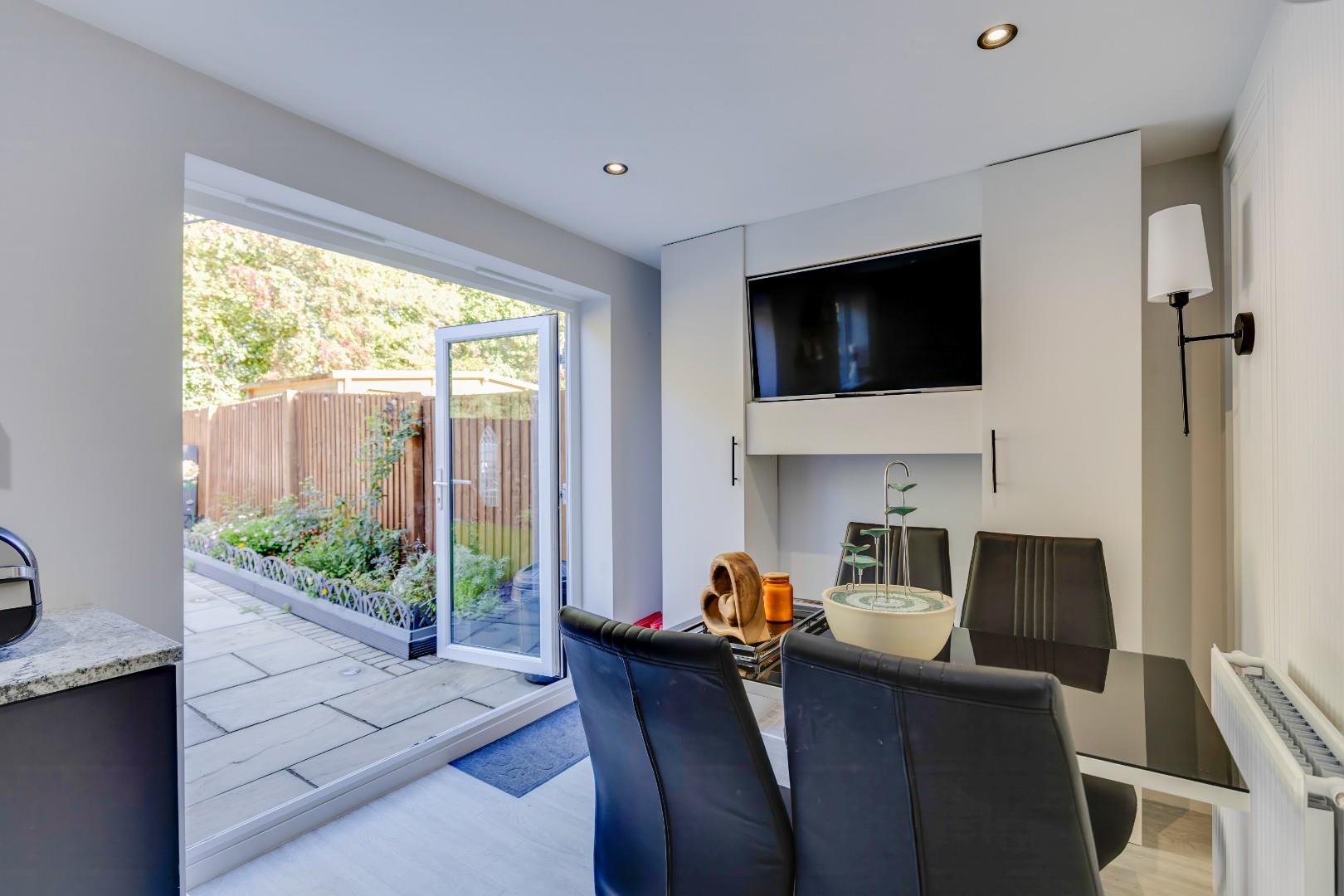 65 Plasnewydd Walk, Llantwit Major, Vale of Glamorgan, CF61 2YW